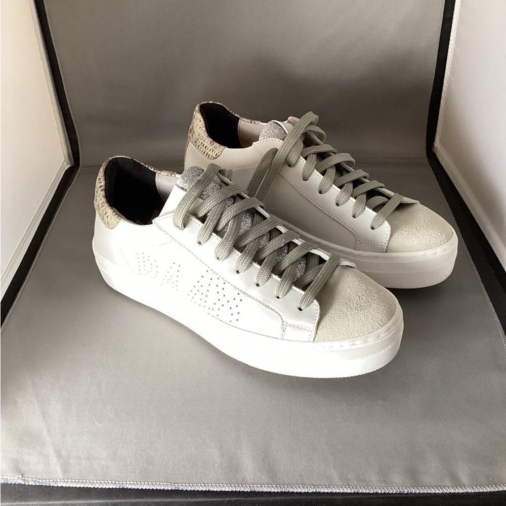 P448 John Low silver and white perforated sneakers - Picture 4 of 6